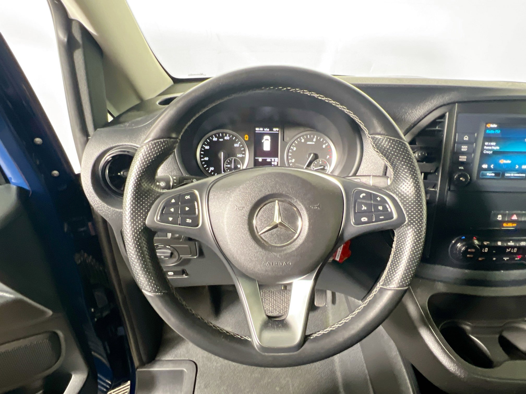 Used 2023 Mercedes-Benz Metris Passenger image 16