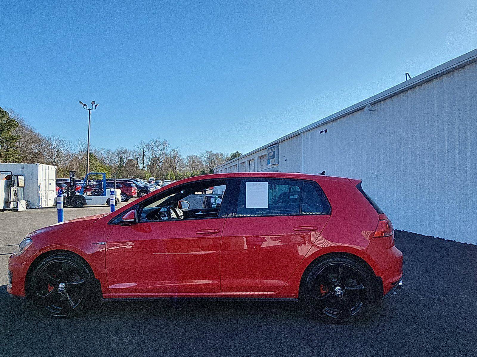 Used 2015 Volkswagen GTI SE w/ Lighting Package (SEL) image 2