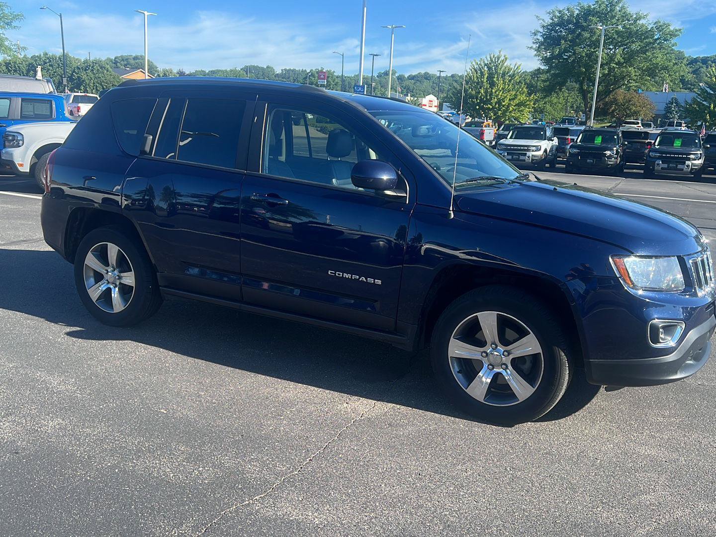 Used 2016 Jeep Compass High Altitude FWD image 3