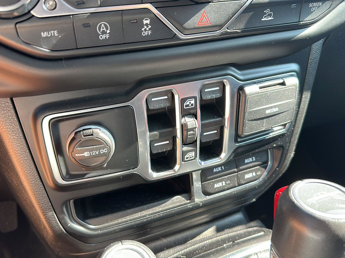 Used 2020 Jeep Gladiator Overland AWD/4WD image 20