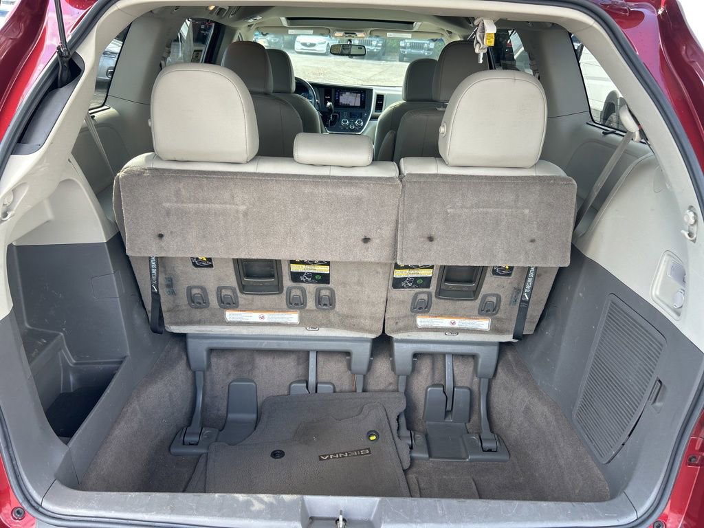Used 2017 Toyota Sienna XLE w/ XLE Navigation Package image 29