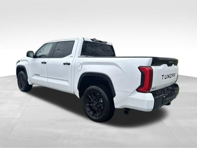 Used 2025 Toyota Tundra SR5 AWD/4WD image 3
