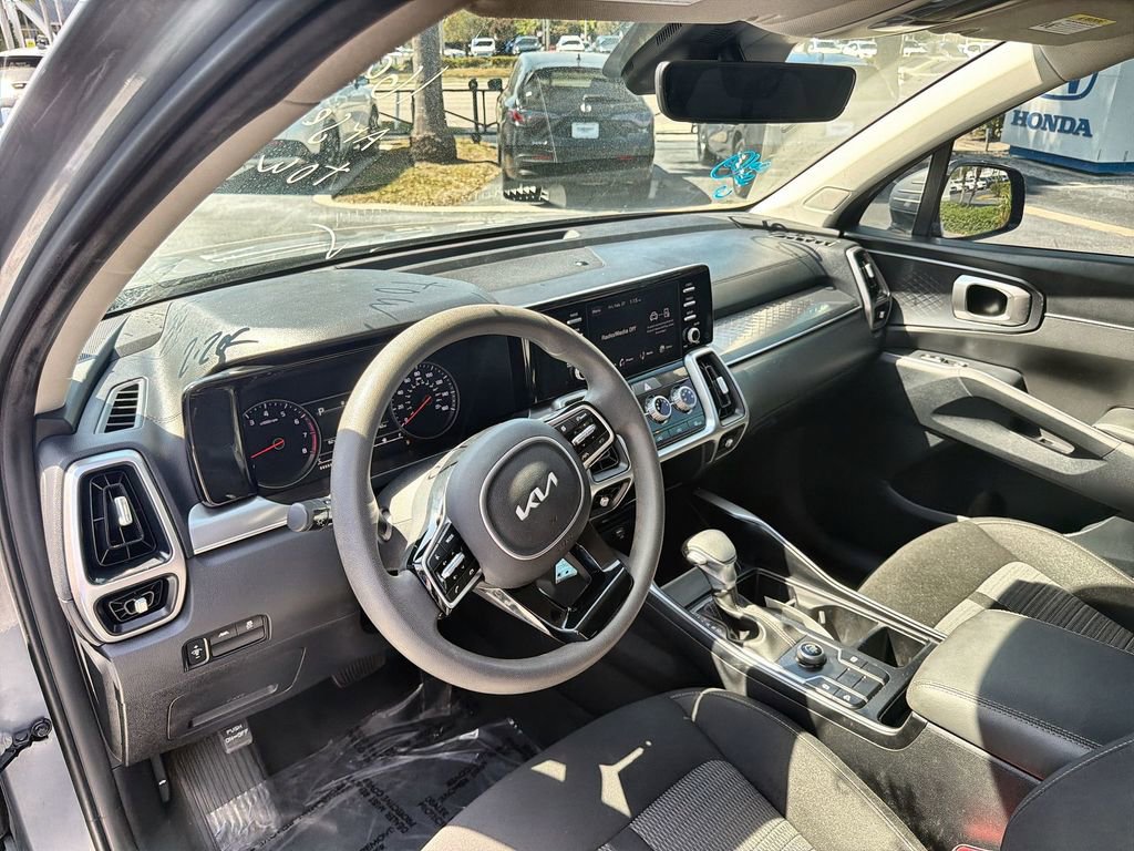 Used 2023 Kia Sorento LX image 23