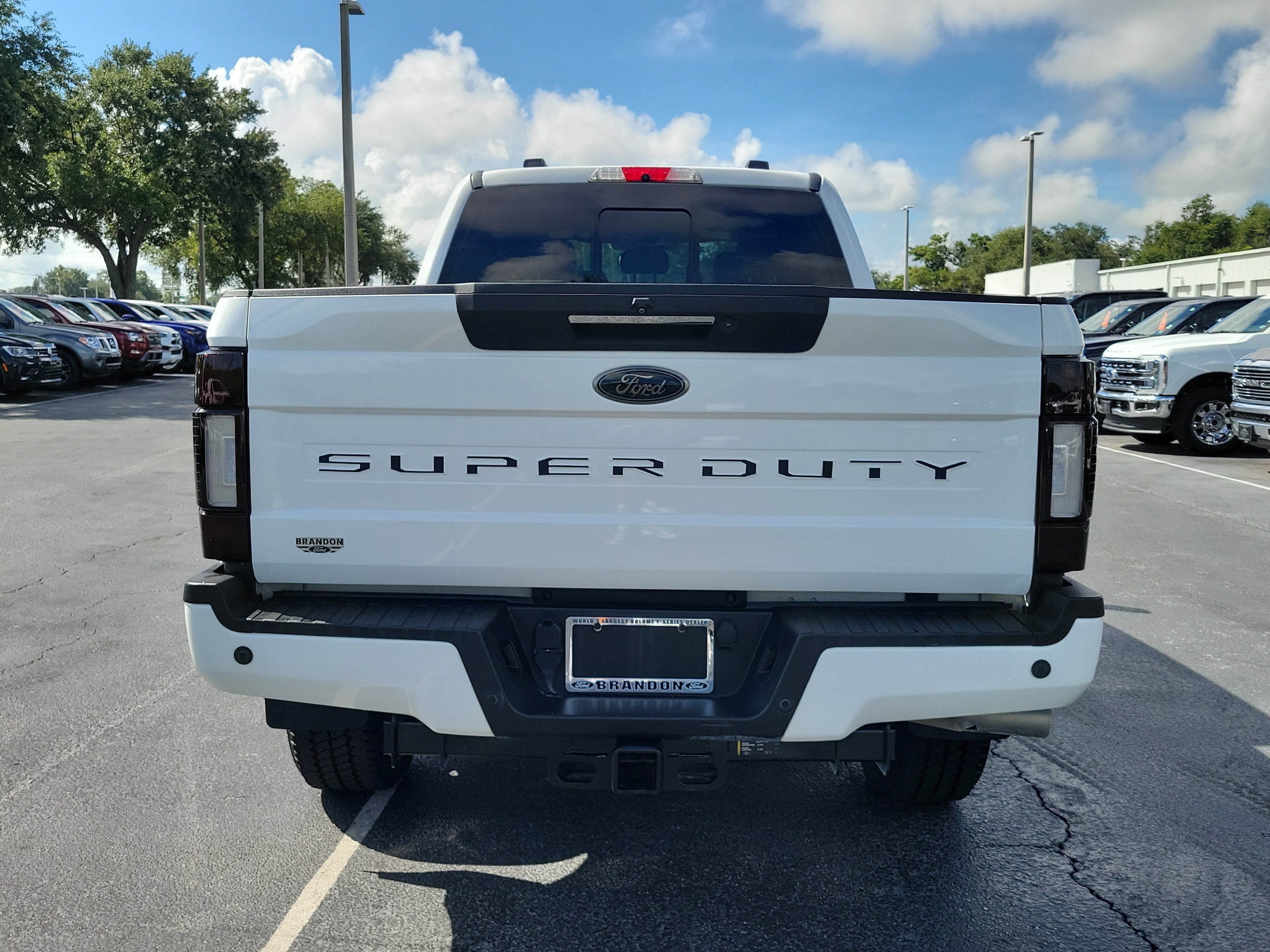 Used 2022 Ford F350 Lariat w/ Black Appearance Package AWD/4WD image 8