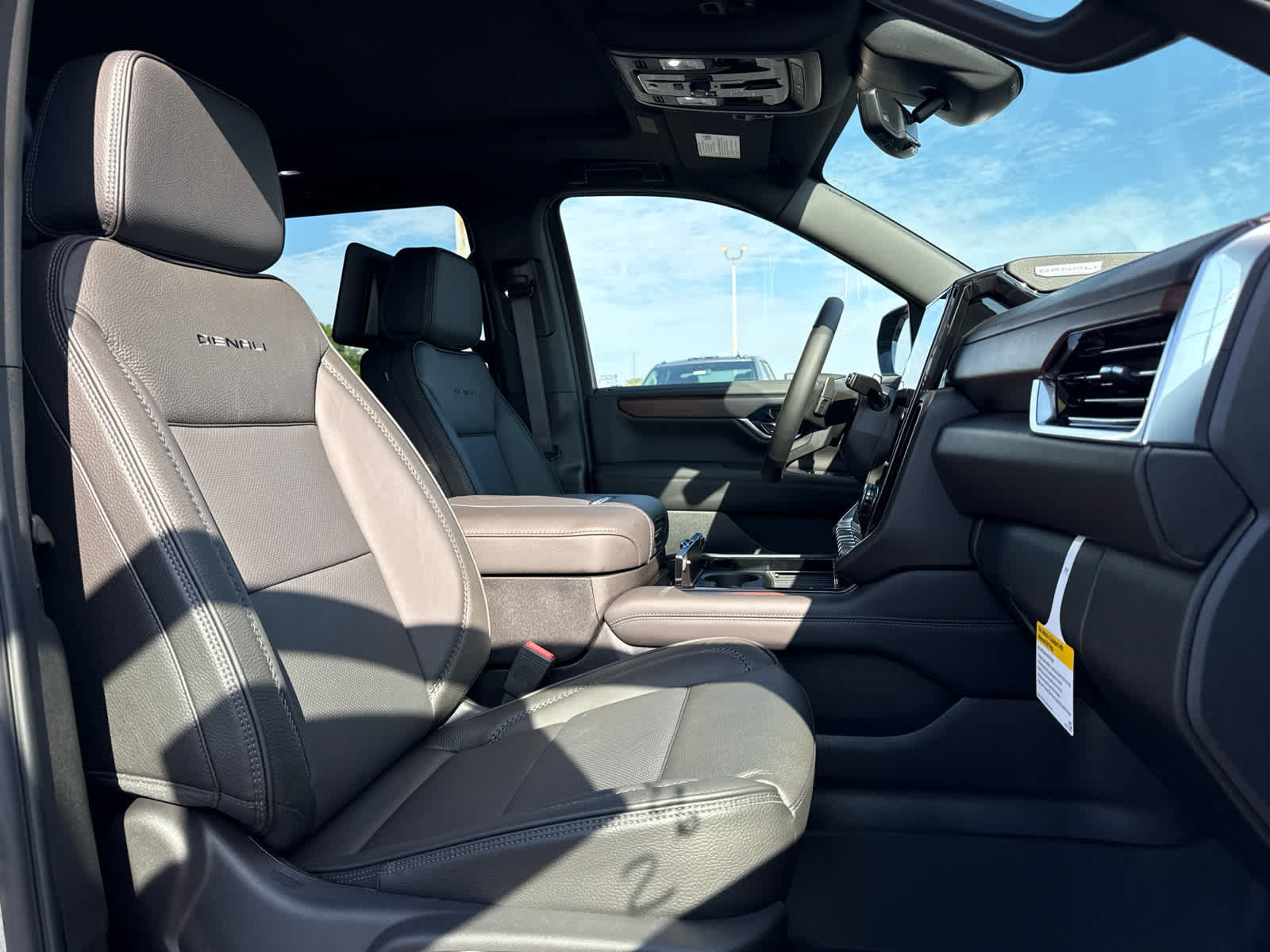 New 2026 GMC Yukon XL Denali w/ Advanced Technology Package AWD/4WD image 27