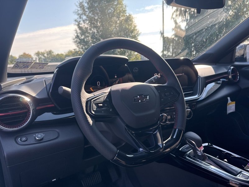 New 2025 Chevrolet Trax RS w/ Sunroof Package image 9