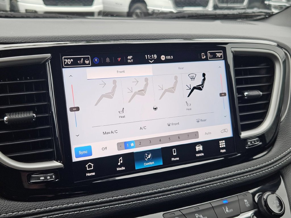 New 2026 Chrysler Pacifica Select AWD/4WD image 30