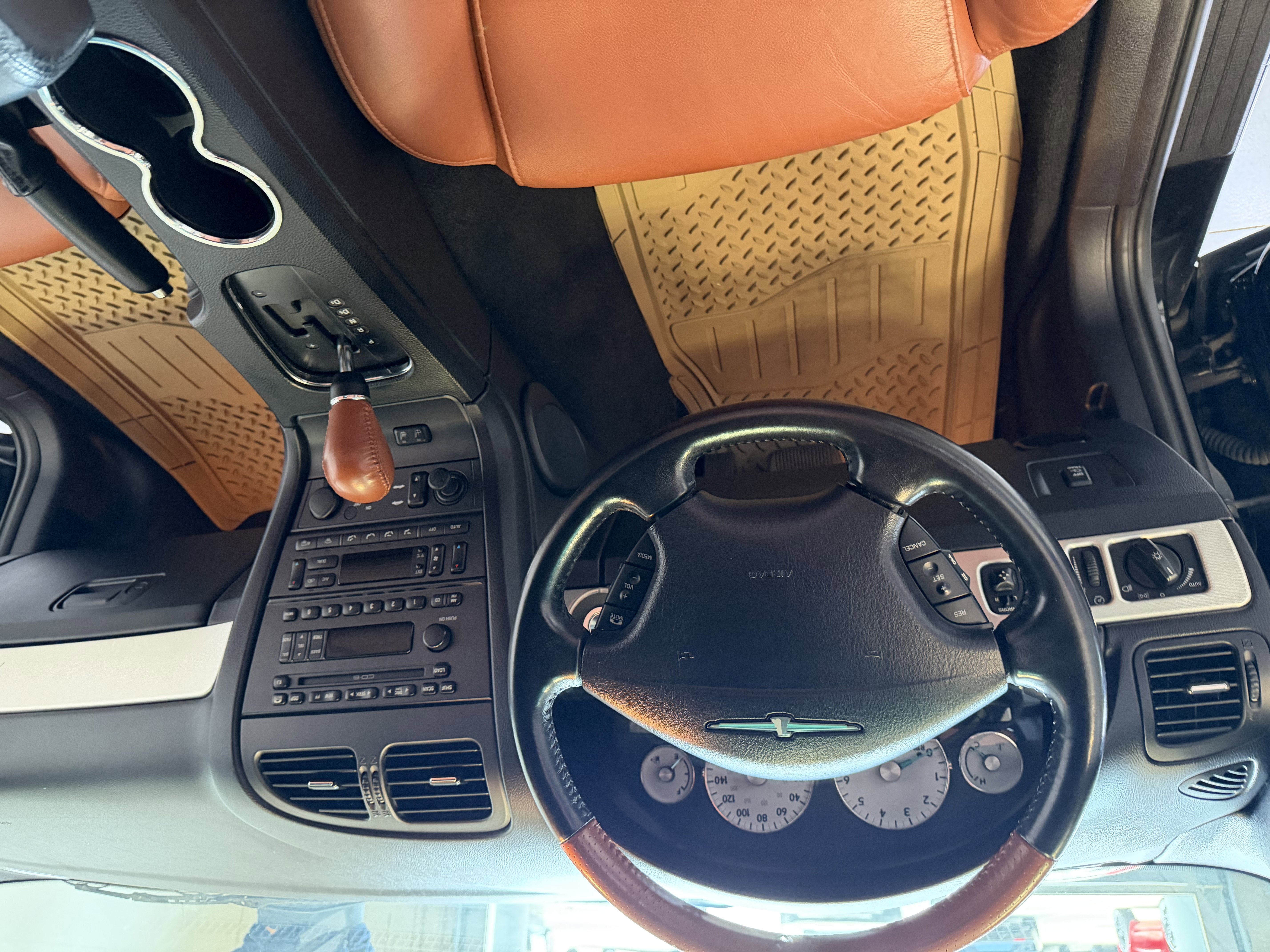 Used 2003 Ford Thunderbird Base image 7