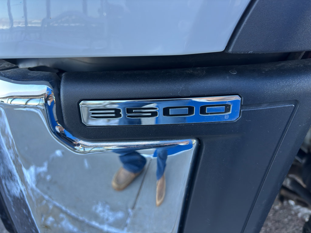 Used 2024 GMC Sierra 3500 SLE w/ SLE Convenience Package image 34