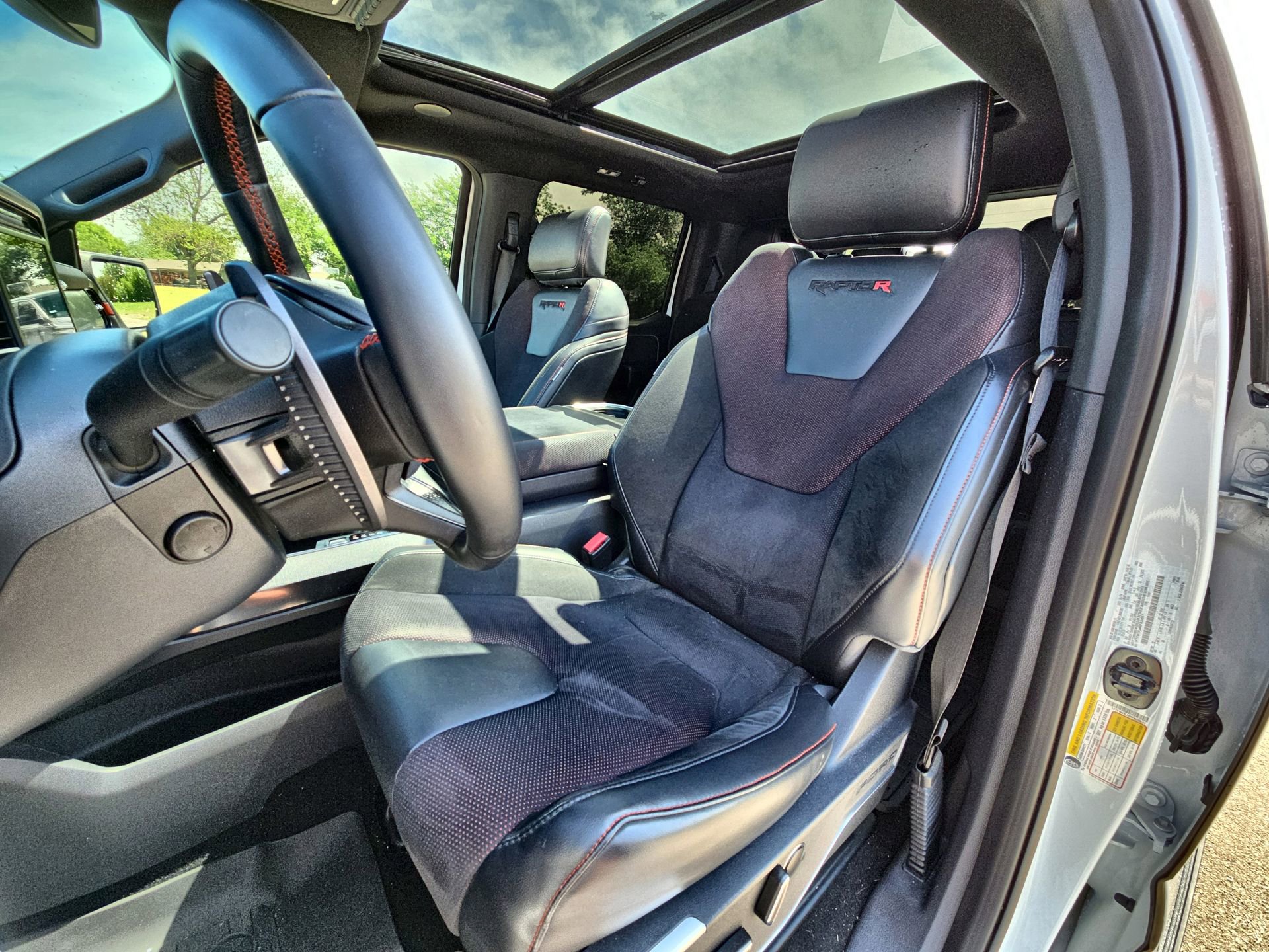 Certified 2024 Ford F150 Raptor w/ Equipment Group 803A Raptor R AWD/4WD image 11