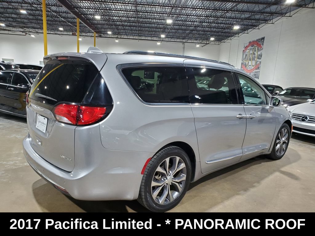 Used 2017 Chrysler Pacifica Limited FWD image 9