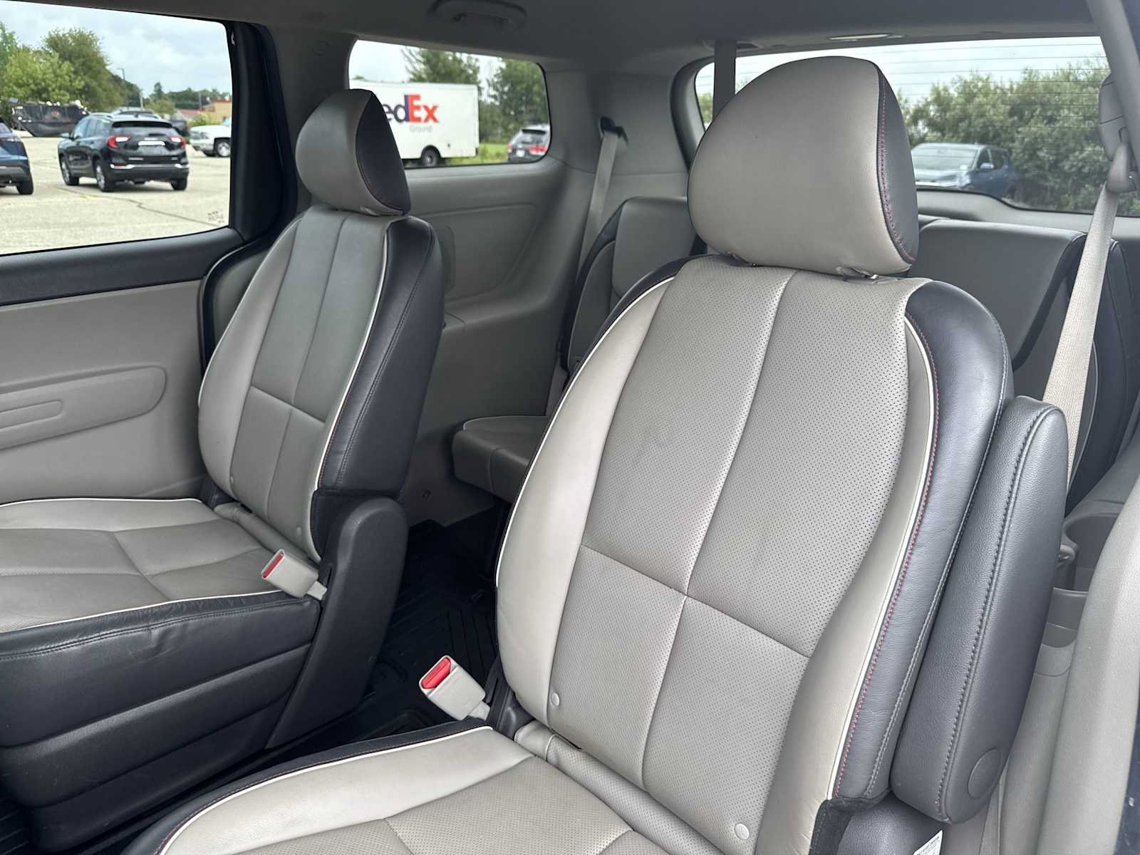 Used 2016 Kia Sedona LX w/ LX Essentials Premium Package FWD image 20