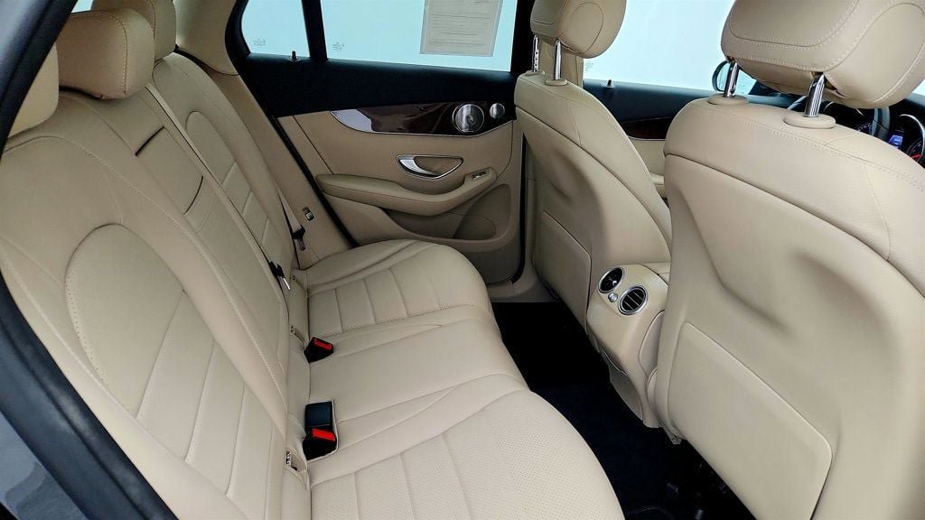 Used 2018 Mercedes-Benz GLC 300 4MATIC image 22