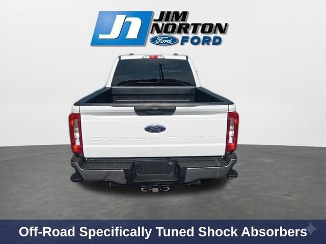 Used 2023 Ford F250 XLT w/ FX4 Off-Road Package AWD/4WD image 9