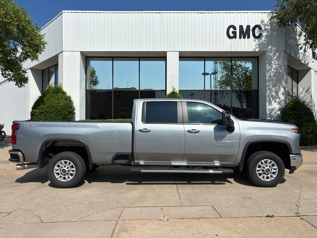 Used 2025 Chevrolet Silverado 2500 LT w/ Safety Package AWD/4WD image 8