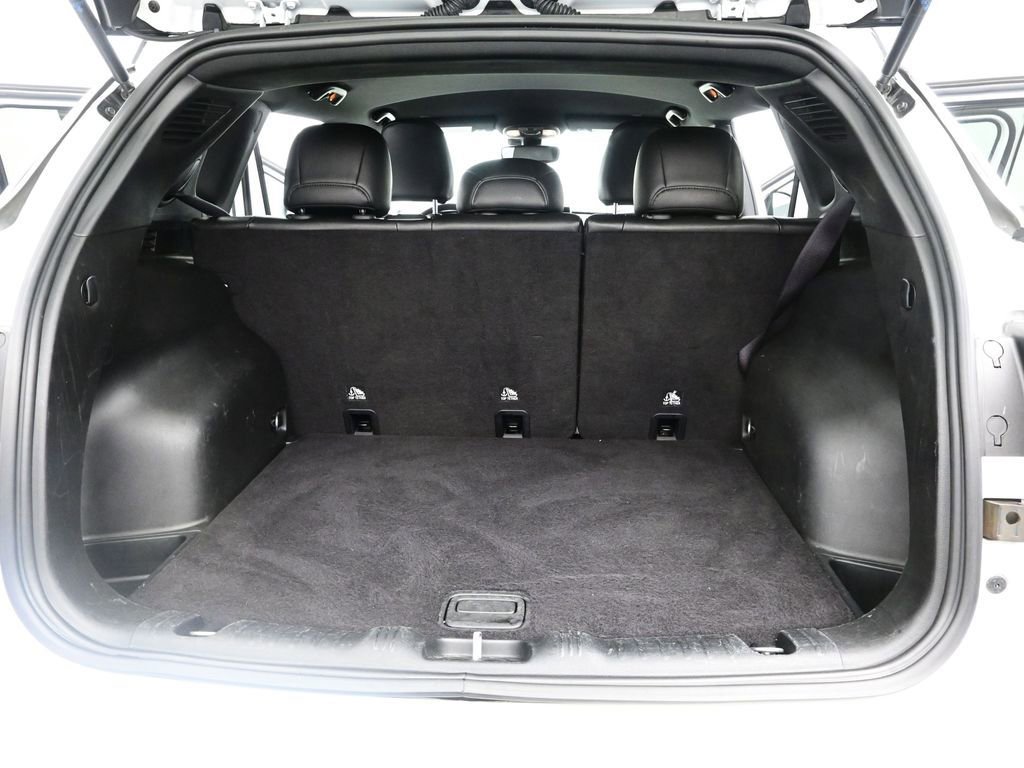 Used 2024 Jeep Compass Limited image 11