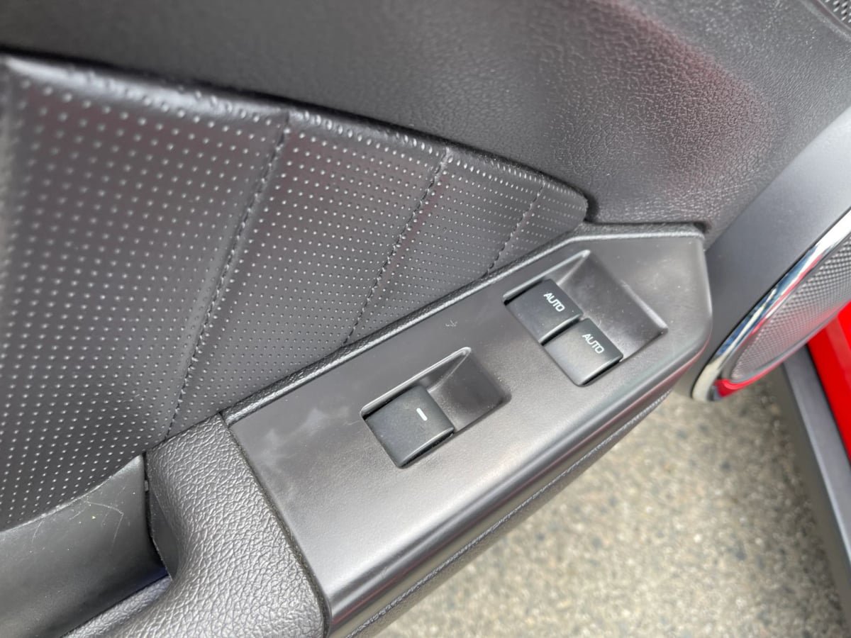 Used 2011 Ford Mustang GT Premium w/ Electronics Pkg RWD image 15