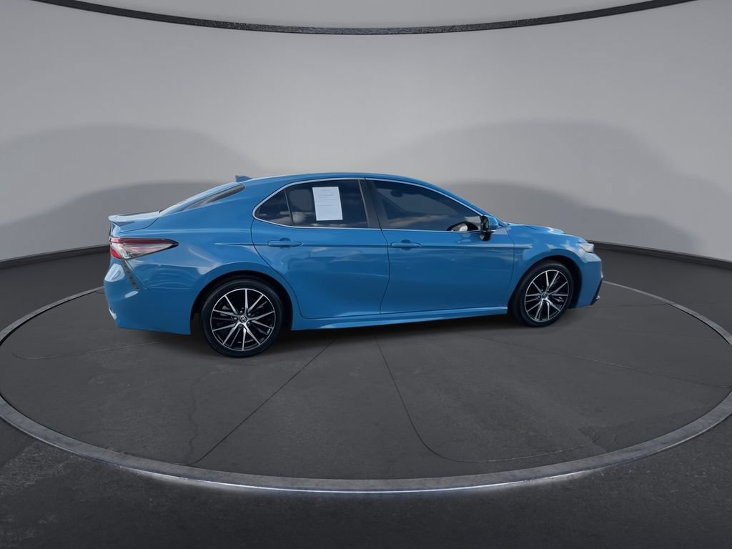 Used 2023 Toyota Camry SE FWD image 9