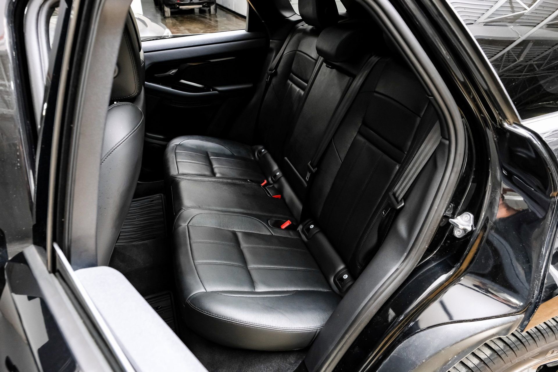 Used 2024 Land Rover Range Rover Evoque S image 38