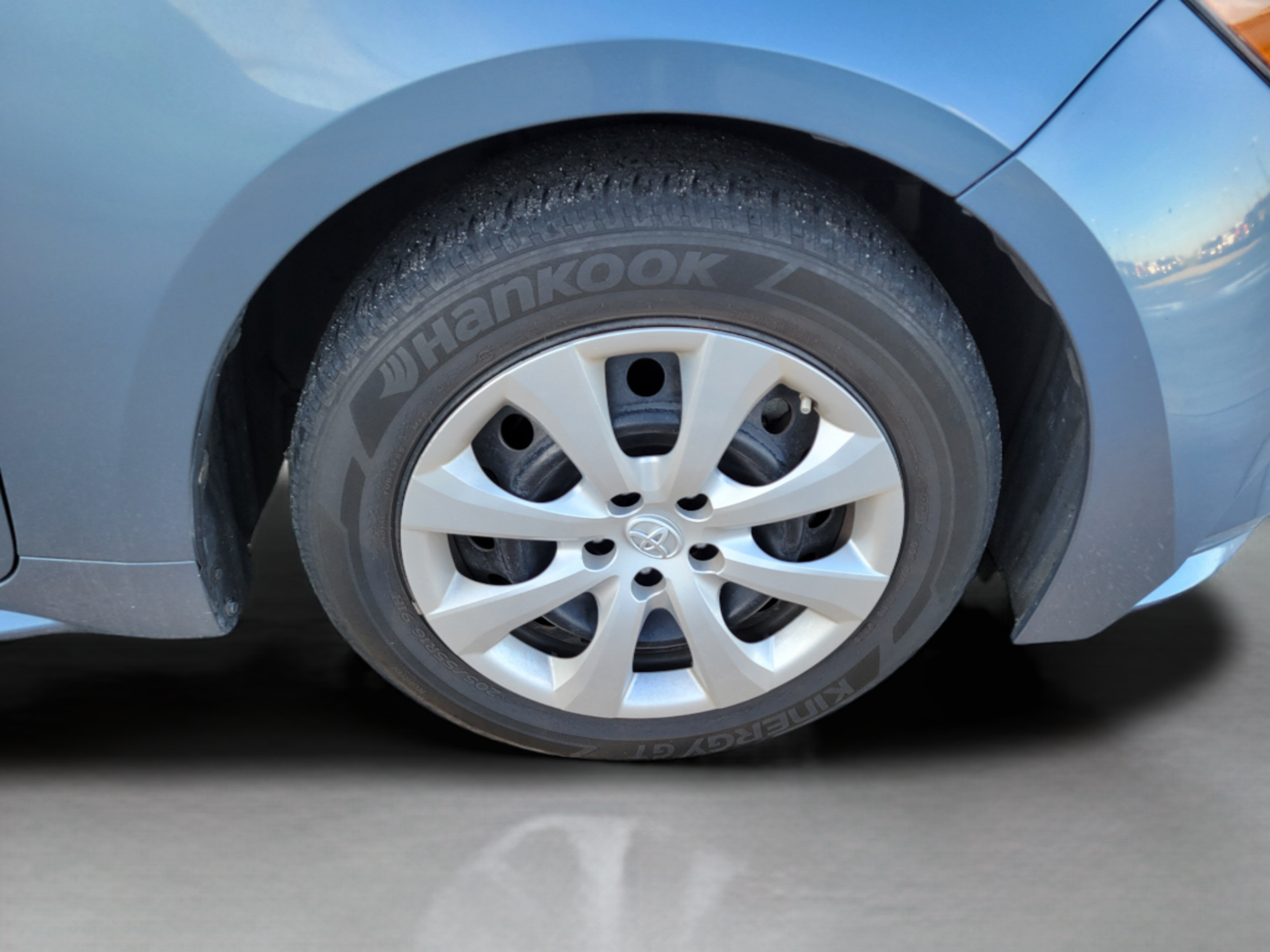 Used 2021 Toyota Corolla LE FWD image 28