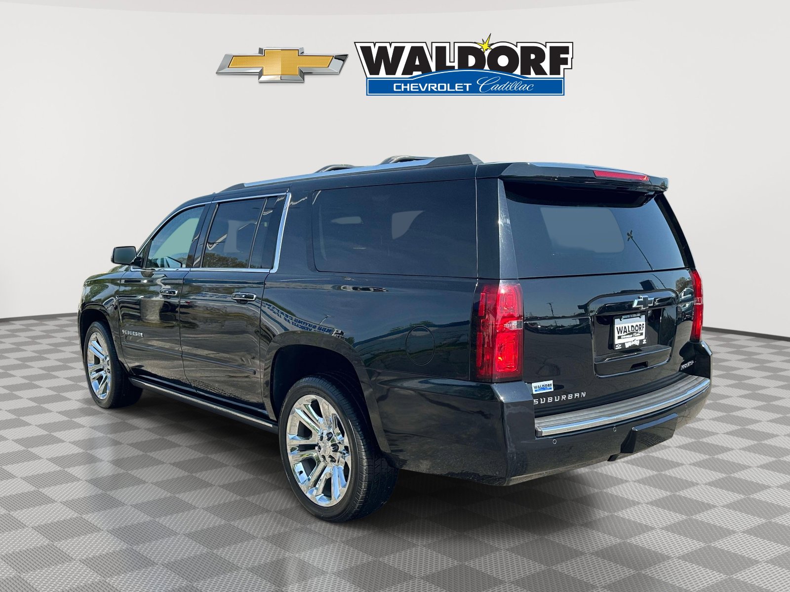 Used 2020 Chevrolet Suburban Premier w/ Premier Plus Edition image 4