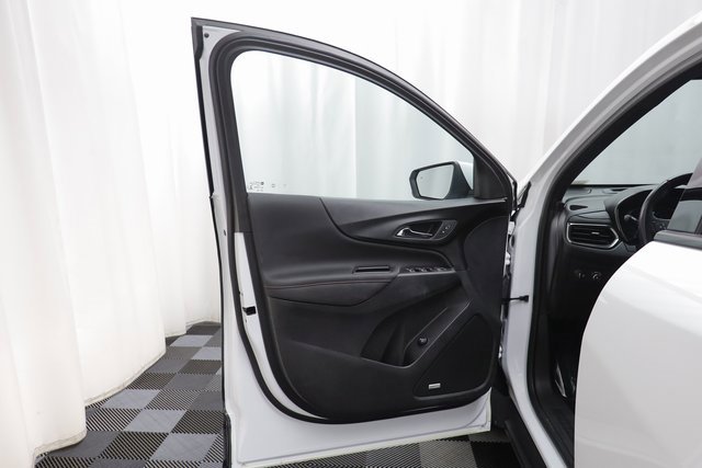 Used 2022 Chevrolet Equinox RS w/ RS Leather Package image 4