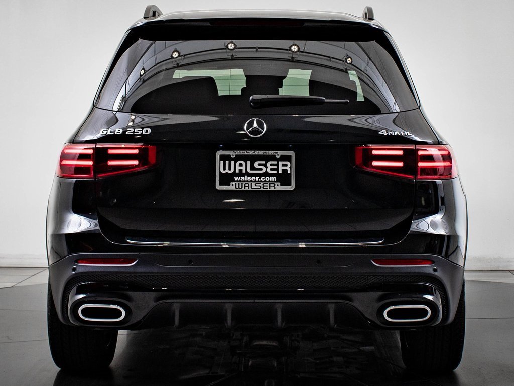 Used 2024 Mercedes-Benz GLB 250 4MATIC image 7