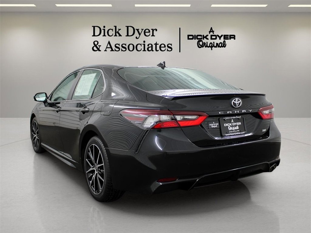 Used 2021 Toyota Camry SE image 6