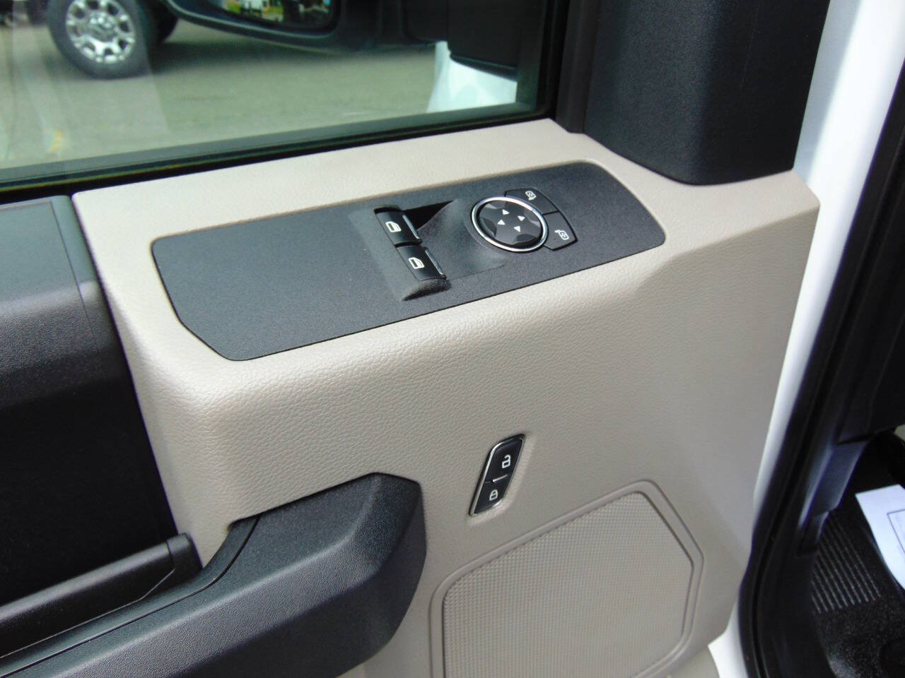 Used 2018 Ford F350 XL w/ Power Equipment Group RWD image 8