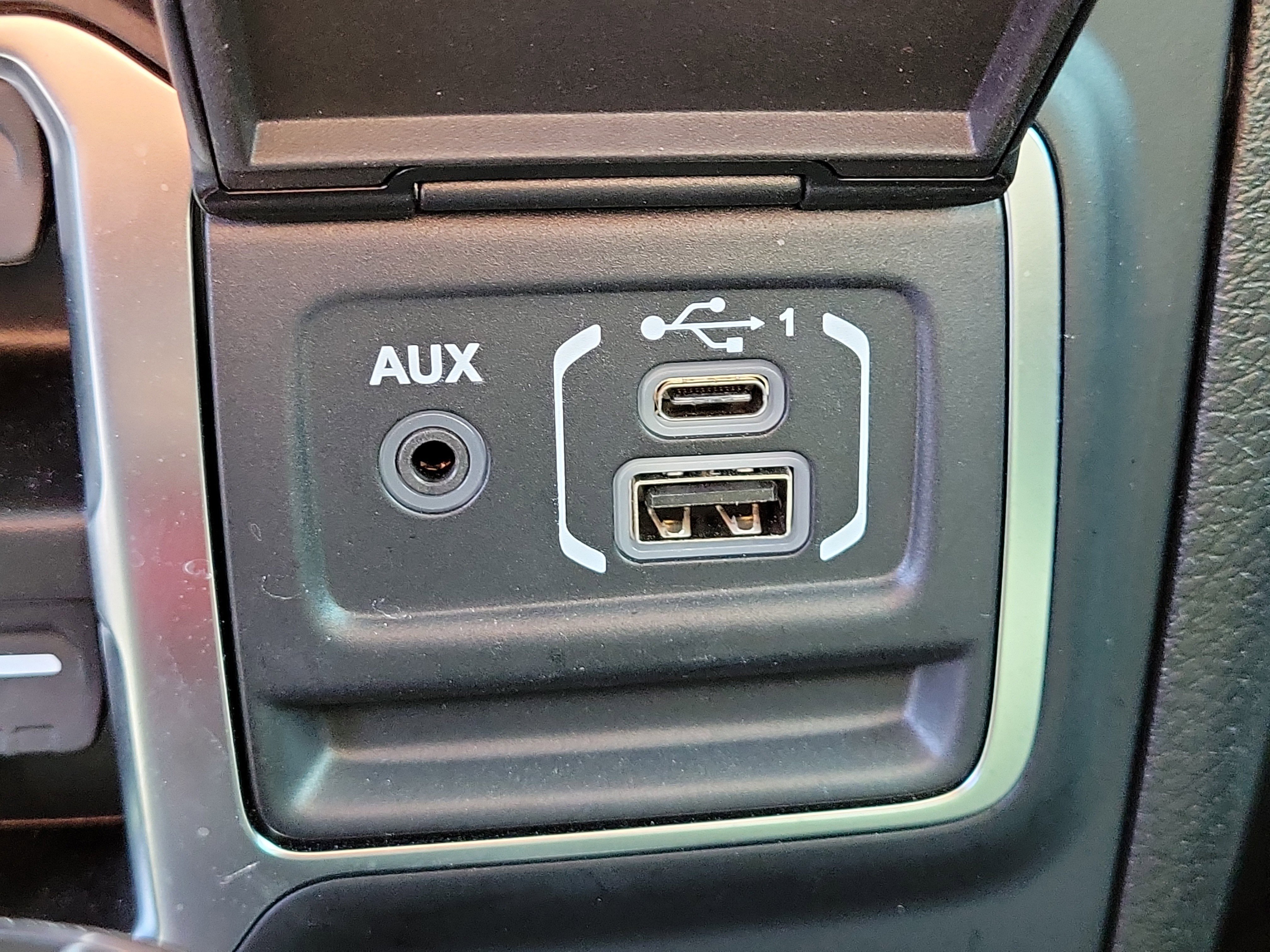 Used 2024 Jeep Gladiator Willys image 28