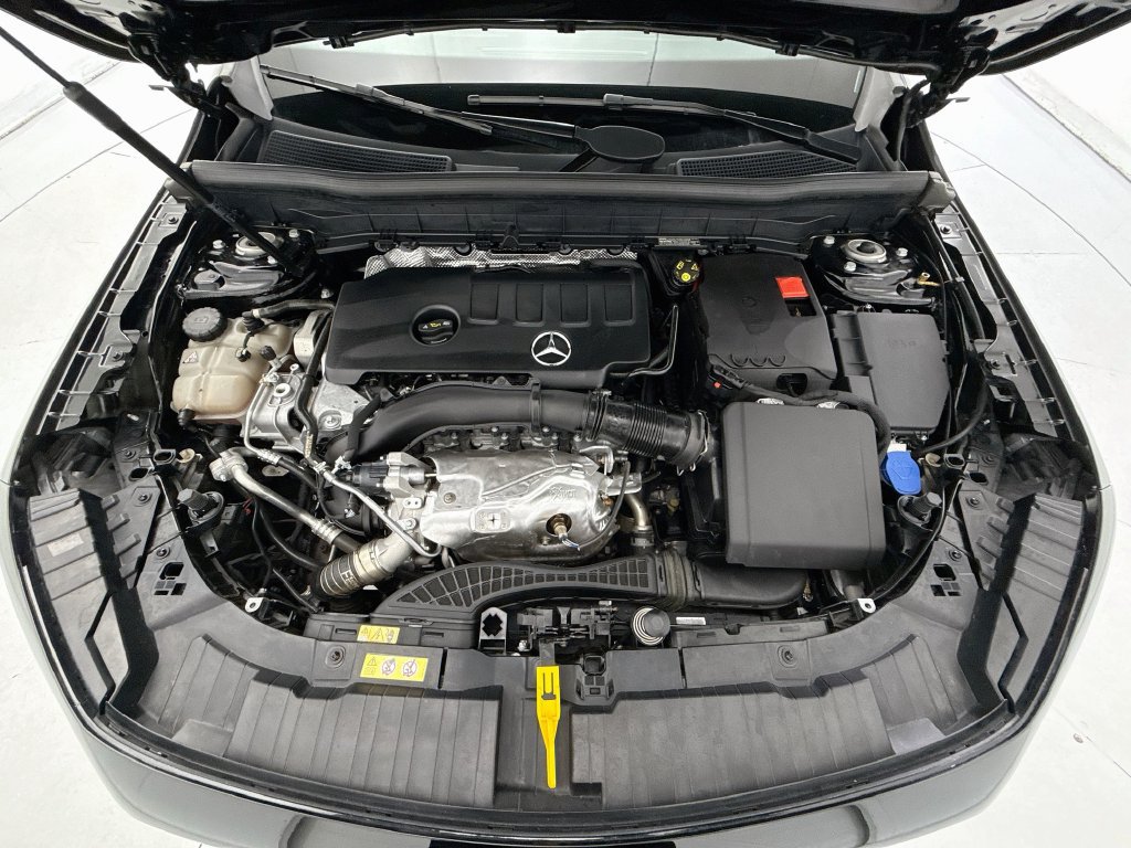 Used 2023 Mercedes-Benz GLB 250 image 28