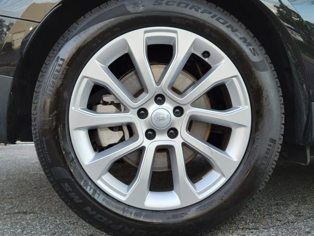 Used 2025 Land Rover Range Rover Sport SE image 18