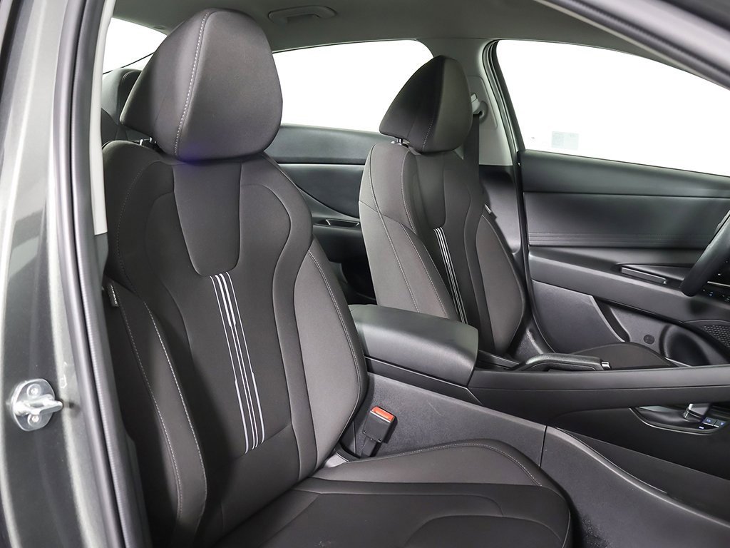 Used 2024 Hyundai Elantra SEL image 25