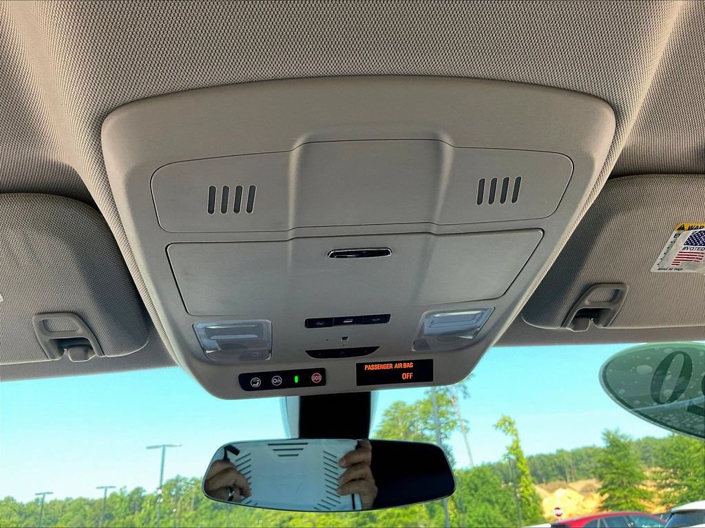 Used 2020 Buick Envision Essence AWD/4WD image 17