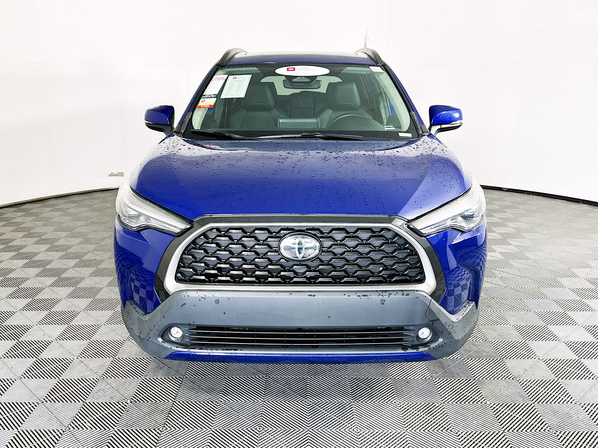 Used 2023 Toyota Corolla Cross XLE w/ Convenience Package FWD image 8
