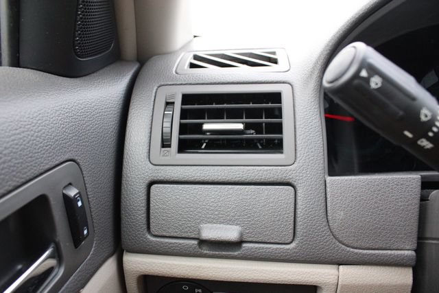 Used 2010 Ford Fusion SE FWD image 8