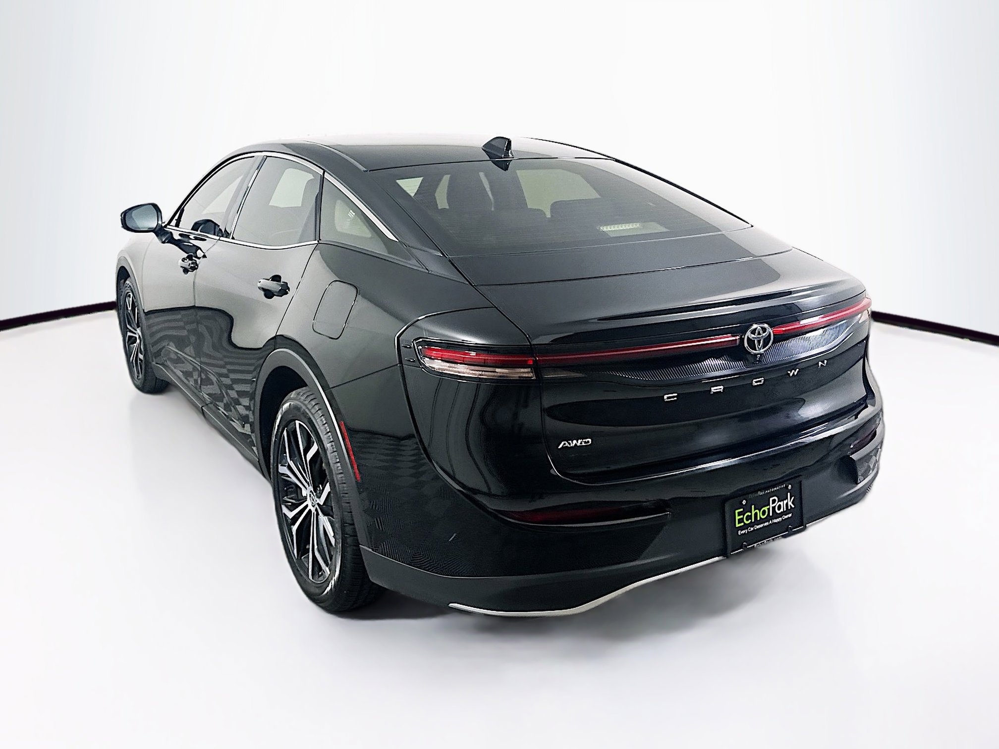 Used 2023 Toyota Crown XLE image 5