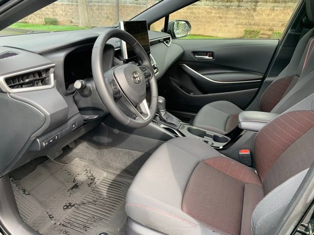Used 2025 Toyota Corolla SE w/ SE Premium Package image 11