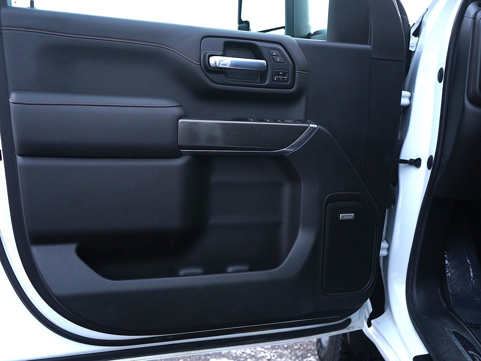 Used 2022 GMC Sierra 3500 AT4 w/ AT4 Preferred Package image 18