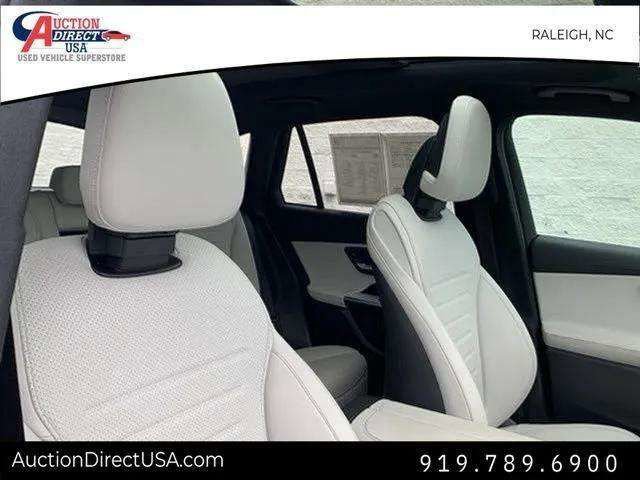 Used 2023 Mercedes-Benz GLC 300 image 32