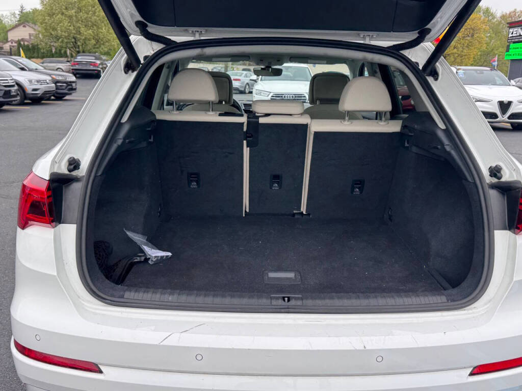 Used 2019 Audi Q3 2.0T Premium w/ Convenience Package image 26