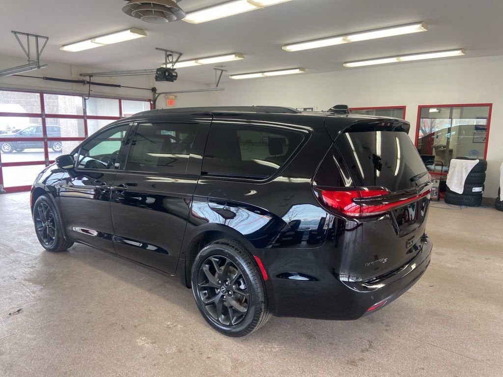 New 2026 Chrysler Pacifica Select w/ S Appearance Package AWD/4WD image 10