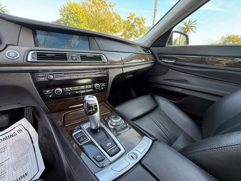 Used 2009 BMW 750i RWD image 65
