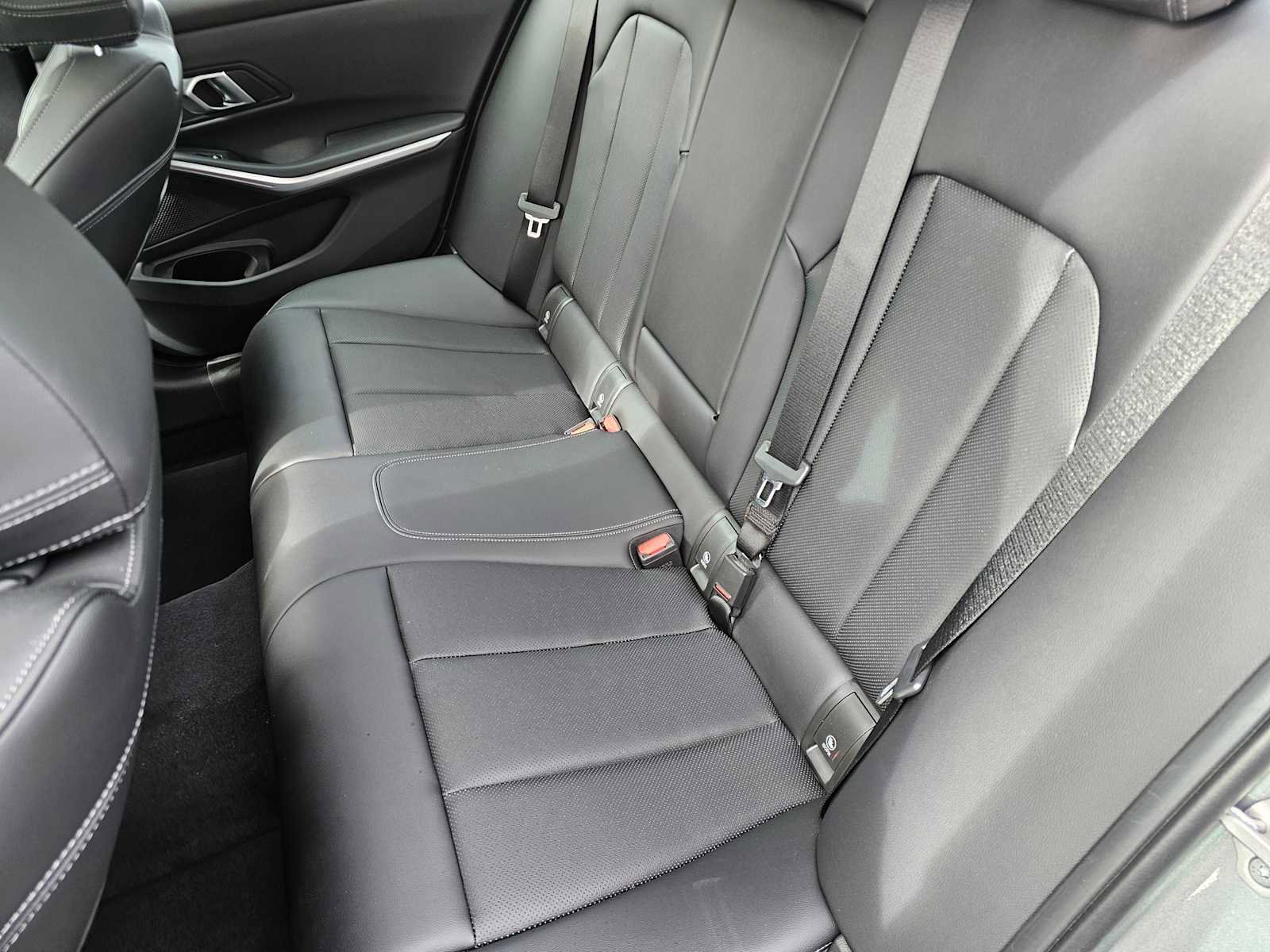 Used 2024 BMW 330i xDrive Sedan w/ Convenience Package image 17