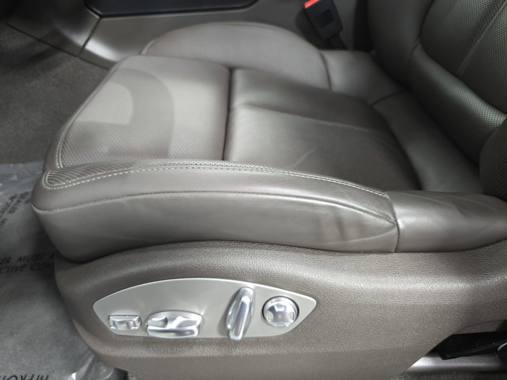 Certified 2024 Porsche Macan S image 23