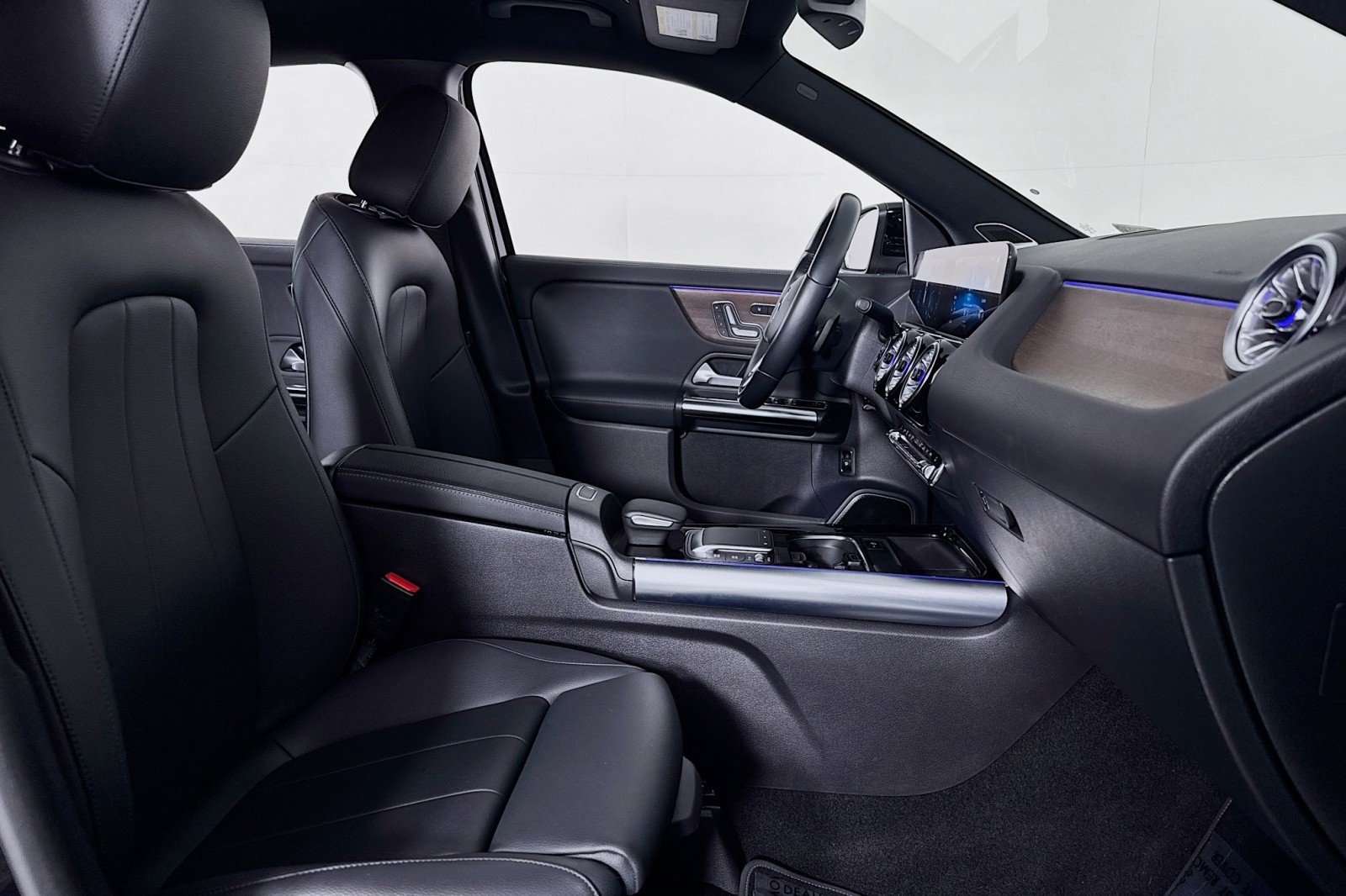 Certified 2022 Mercedes-Benz GLA 250 4MATIC w/ Premium Package image 7