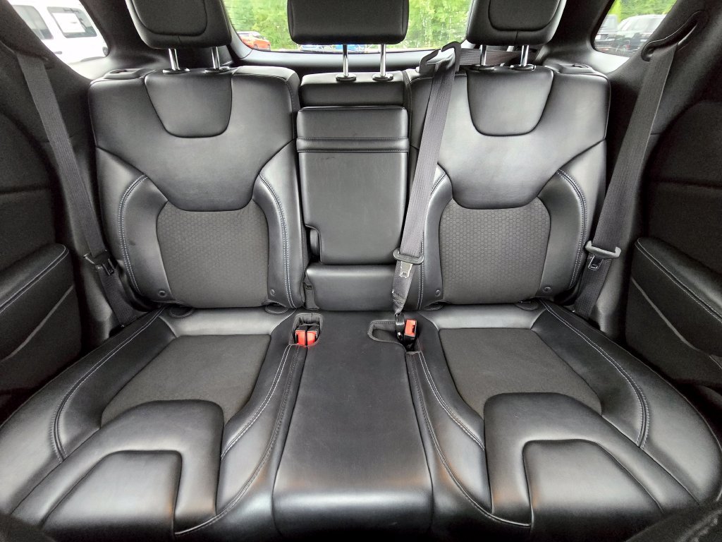 Used 2019 Jeep Cherokee Latitude Plus w/ Comfort/Convenience Group AWD/4WD image 42