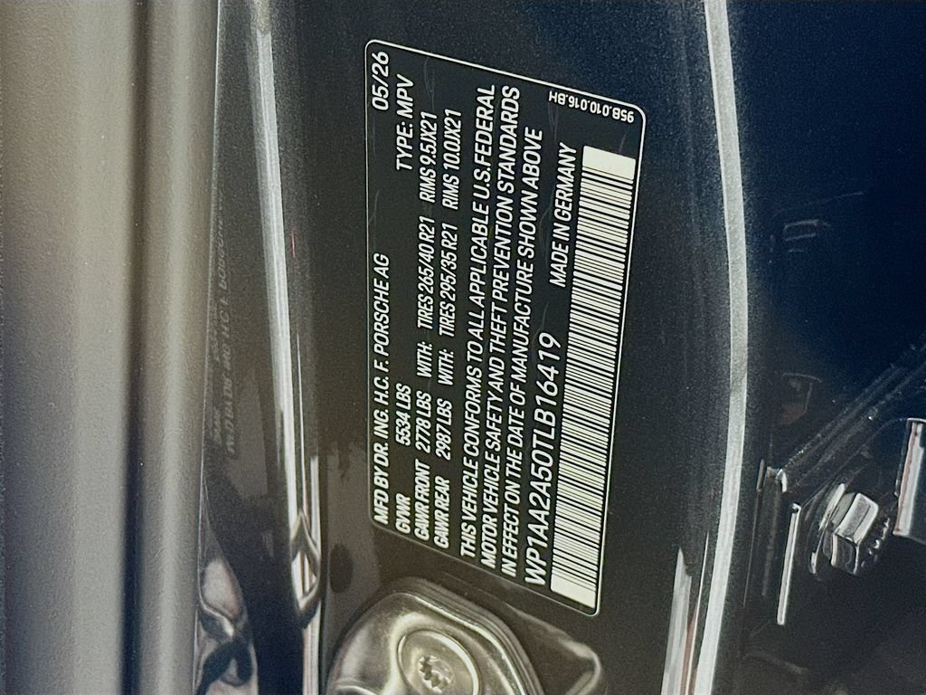 New 2026 Porsche Macan AWD/4WD image 35