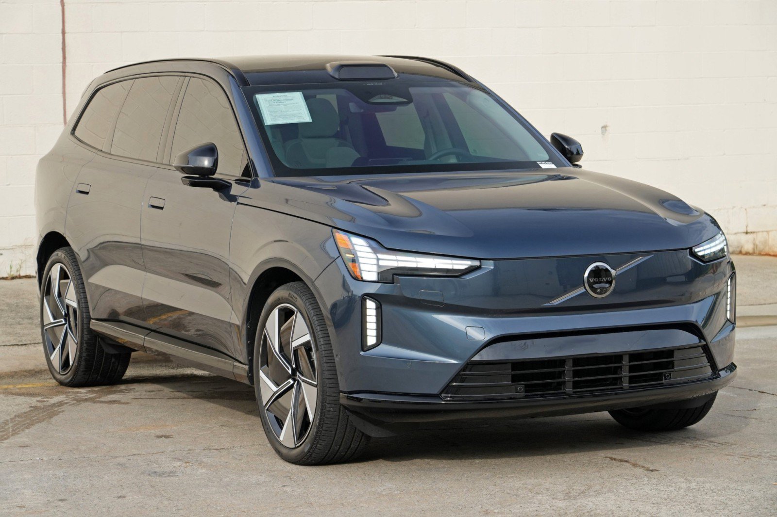 Used 2025 Volvo EX90 Ultra AWD/4WD image 55