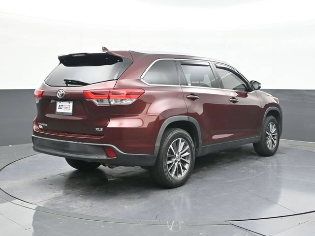 Used 2019 Toyota Highlander XLE FWD image 13